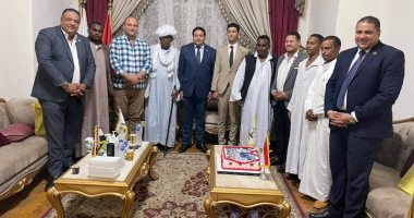 تنسيقية شباب الأحزاب والسياسيين تستقبل وفدا من قبيلتى العبابدة والبشارية