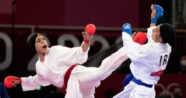 بناتك يا مصر.. فريال أشرف تتوج بذهبية الكاراتيه وتسطر تاريخا جديدا.. أول ذهبية بعد غياب 17 عاما للبعثات المصرية.. الرئيس السيسي مهنئا: فخور بابنتى.. واللاعبة: شكرا لأمى ولكل اللى وقف جنبى