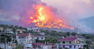 جهود مكثفة فى لبنان لإخماد حرائق الغابات وتبريد الأراضي لمنع تجددها