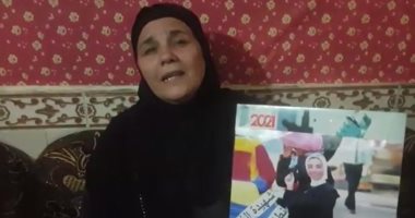 والدة ضحية غدر الصحاب بكفر الدوار تروى تفاصيل عن الجريمة: بنتى ماتت على يد أعز صديقاتها.. كانت بتاكل معاها وتلبس ملابسها وخانت العيش والملح..وأطالب بالقصاص العادل وإعدام المتهمين عشان نار قلبى تبرد.. فيديو 