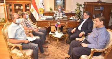 محافظ أسيوط وأعضاء مجلسى الشيوخ والنواب يناقشون موقف تنفيذ مشروعات حياة كريمة