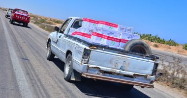 محافظ مطروح: قوافل مواد غذائية للأسر الأولى بالرعاية بمركز سيدى البرانى