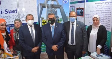 رئيس جامعة بنى سويف يزور جناح الجامعة بمعرض إديوجيت 2021