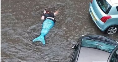 ظهور حورية بحر وسط فيضان جلاسكو الاسكتلندية .. صور