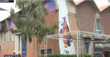 إزالة صور ميسي من محيط ملعب "كامب نو" بعد رحيله عن برشلونة رسميا.. فيديو