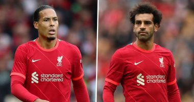أسطورة ليفربول يطالب بسرعة تجديد عقدي محمد صلاح وفان دايك