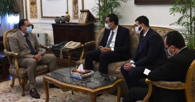 رئيس الوزراء للشاب المصرى مصطفى قنديل: كل من لديه أفكار جيدة ويعمل بجد سينجح