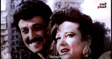 رسالة بالدموع إلى دنيا وإيمى سمير غانم.. هو خلاص كدة نصيبى من حضن بابا وماما خلص؟ زحمة الناس كدابة.. عنيا بتلقط مشاهد بكادرات مخرج محترف.. في الآخر كله بيمشى.. وبتفضل لوحدك متحاصر بجبال الذكريات الحلوة