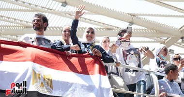 جيانا فاروق من أعلى الاتوبيس المكشوف: شكرا بلدي على الاستقبال الرائع ده