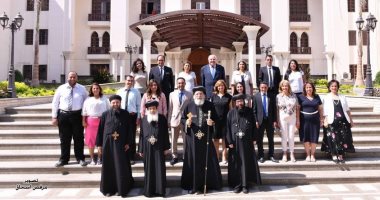 البابا تواضروس يطلع على التقرير السنوى لأسقفية الخدمات