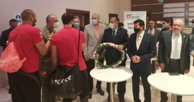بعثة منتخب اليد تصل مطار القاهرة قادمة من طوكيو عبر مطار الدوحة