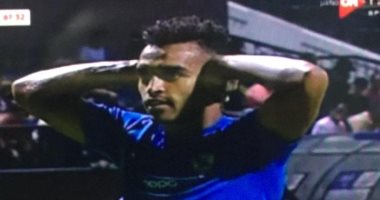 أوباما يحتفل بهدفه في الاتحاد بتحية مؤمن زكريا وشفائه من الإصابة ..صورة