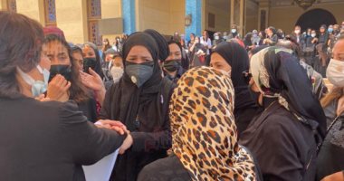 بعد نعى دنيا سمير غانم الذى أبكى الجميع .. كيف تعيش شقيقتها إيمى؟