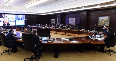 رئيس الوزراء يوجه أعضاء الحكومة بالتعاون مع مجمع الإصدارات المؤمنة والذكية والاستفادة من إمكاناته.. ووزيرة الصحة: نستقبل جرعات من 3 لقاحات أغسطس الجارى.. وتوفير أماكن للتخزين الاستراتيجى للأكسجين وقت الوفرة