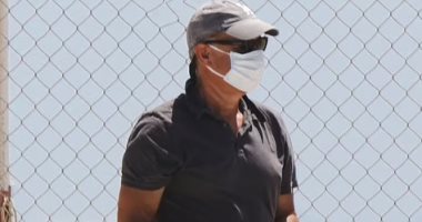 توم هانكس اجازة من مشاريعه السينمائية مع زوجته فى اليونان.. صور