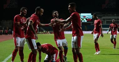 تعرف على الثنائى المهدد بالإيقاف فى الأهلى قبل مواجهة المصرى بالدورى