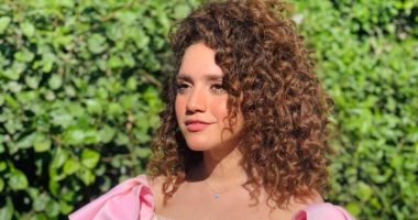 رنا رئيس خادمة بقصر حسين فهمى فى "فارس"