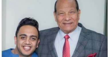 أوس أوس يعلن وفاة مدير فرقة مسرح مصر: "هتوحشنا أوى يا عم حسن"
