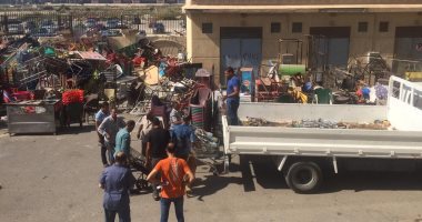 محافظ الإسكندرية يأمر بإزالة كافة الاشغالات بطريق الكورنيش.. صور