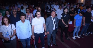 أشرف زكى وأعضاء مجلس نقابة الممثلين فى عرض مسرحية "الجريمة".. صور 