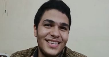 الناجح يرفع أيده.. زغاريد وفرحة تعم منزل أحمد الأول على الثانوية الأزهرية بالدقهلية.. الطالب: أحلم بالالتحاق بكلية الطب لمساعدة الناس وإسعاد أهلي.. والدته: كنت أشعر بالخوف الشديد عليه لكثرة مذاكرته.. فيديو وصور