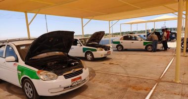 تحويل 66 سيارة للعمل بالغاز الطبيعى فى الوادى الجديد.. صور