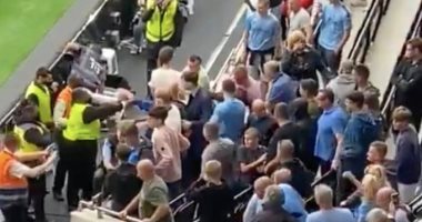اشتباكات بين جمهور مانشستر سيتى وأمن ملعب توتنهام عقب نهاية قمة البريميرليج