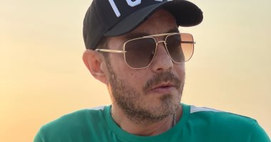 متابعة تنتقد أحمد زاهر: لو فتحت الحنفية هلاقيك أنت وبنتك.. والفنان: الغى متابعتى