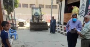 رئيس منيا القمح يقوم بفتح الشوارع المغلقة والمتعدى عليها من المواطنين