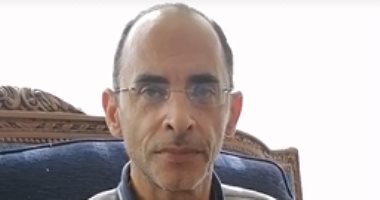 حاصد الجائزة الأولى للعاصمة الإدارية الجديدة بالنحت يكشف تفاصيل الجائزة.. لايف