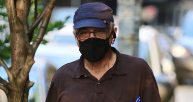 روبرت دى نيرو يتعافى من إصابة قدمه بالتزامن مع ميلاده الـ68 .. صور