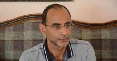 "وجه من حديد".. حكاية الدكتور محمود صالح الحاصل على الجائزة الأولى لـ"العاصمة الإدارية الجديدة" بالنحت.. أستاذ التربية النوعية بجامعة بورسعيد يكشف تفاصيل الجائزة.. ويكشف أسرارًا وتفاصيل عن التمثال.. فيديو وصور