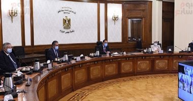 وزيرة الصحة:تطعيم 1.6 مليون موظف حتى الآن.. وتنسيق كامل لتلقيح العاملين بالتعليم