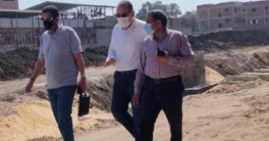 جولة مفاجأة لمحافظ الشرقية بمنيا القمح ويكلف بإعادة تأهيل الكورنيش