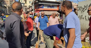 إزالة 45 حالة إشغال وتحرير محاضر للمخالفين بحملة على سوق باكوس والهانوفيل
