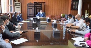 رئيس جامعة بنى سويف يترأس اجتماعات وحدة إدارة مشروعات تطوير التعليم العالى