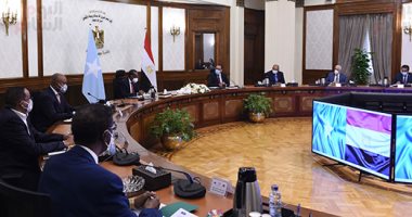 رئيسا الوزراء المصرى والصومالى يترأسان جلسة مباحثات موسعة لتعزيز علاقات التعاون بين البلدين.. مدبولى: توجيهات من الرئيس بتقديم كافة سبل الدعم للأشقاء في الصومال.. وبحث مضاعفة عدد المنح الدراسية الممنوحة إلى 400