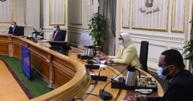 اجتماع مجلس المحافظين: تنسيق الجهود ووضع الضوابط لتنفيذ توجيهات الرئيس لتطعيم العاملين فى قطاع التعليم.. وزيرة الصحة: هدفنا تقديم جرعتى اللقاح لجميع عناصر القطاع قبل بدء العام الدراسى الجديد