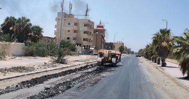 مدينة العريش تتطور.. تواصل العمل لإنشاء ورفع كفاءة المحاور الجديدة.. تنفيذ أولى مراحل مسار طريق الفاتح والانتهاء من تنفيذ 6 كيلو بطريق المطار.. الاستعداد لتطوير 5 مناطق عشوائية وإعادة تجهيز المنطقة الصناعية
