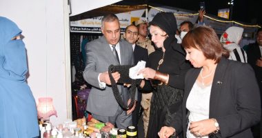 محافظ سوهاج يفتتح مهرجان ومعرض الحرف التراثية والمنتجات اليدوية ..صور