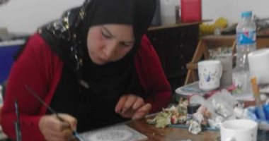 السن مجرد رقم.. أكبر طالبة فى الثانوية العامة تجتاز الامتحانات بمجموع 60.1%.. "هناء" عمرها 41 سنة وأم لـ5 أبناء.. الزوج والزوجة يتصدران مواقع التواصل.. وتؤكد: لم أعتمد على الدروس الخصوصية.. فيديو وصور