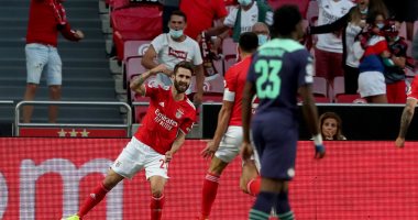 بنفيكا يتخطى إيندهوفن 2-1 فى ذهاب الدور المؤهل لمجموعات دورى الأبطال.. فيديو