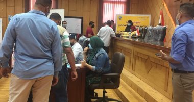 تطعيم العاملين فى شركة مياه الشرب بالإسماعيلية بلقاح كورونا..  لايف