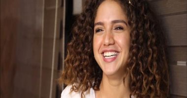 رنا رئيس: أنا صغيرة على الارتباط.. وهذه مواصفات فتى أحلامى