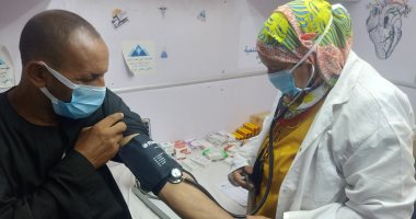 الكشف وتقديم العلاج لـ495 مواطنا فى قوافل طبية ببنى سويف ضمن "حياة كريمة"