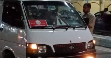 حملات مرورية مكثفة لضبط السائقين المخالفين بمطروح وتحرير 72 محضرا.. صور