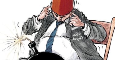 الطبقة السياسية تصم آذانها عن الأوضاع المتفجرة داخل لبنان في كاريكاتير الشرق الأوسط