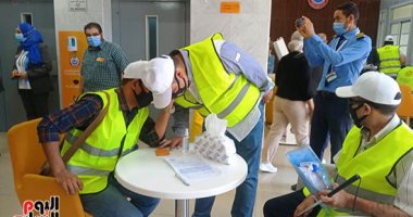 اتحاد شباب الجمهورية الجديدة بمحافظة المنيا يبهر المصريين فى مبادرة التبرع بالبلازما.. إقبال كبير داخل المركز الإقليمى للدم.. ومدير المركز: المبادرة توفر أموالا طائلة بتحقيق الاكتفاء الذاتى