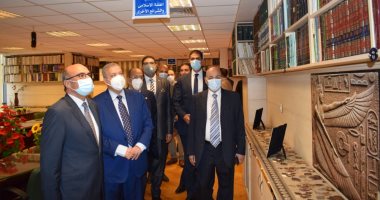 وزير العدل يهنىء رئيس هيئة النيابة الإدارية بعد بلوغه سن المعاش 