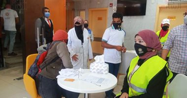 إقبال كبير للتبرع ببلازما الدم داخل المركز الإقليمى بالمنيا.. صور